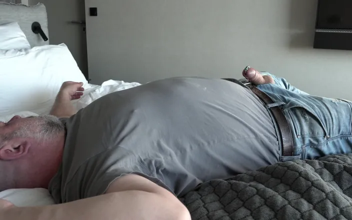 Sabdeluxe: Handjob Without Cum