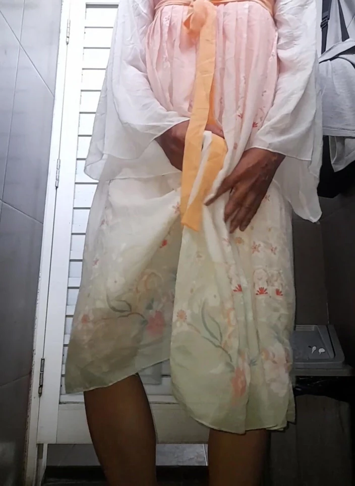 Naomisinka: Crossdresser acabando con lindo vestido chino hanfu