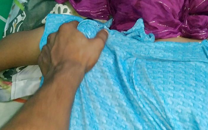 Shahilsingh119: Une bhabhi desi mariée baise avec un garçon desi
