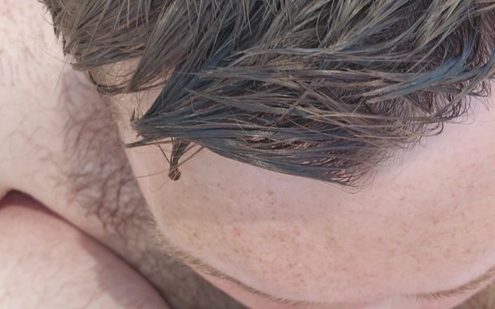 brummieboi89: Üvey baba yüzme havuzunda erkeklerin ağzına boşalıyor