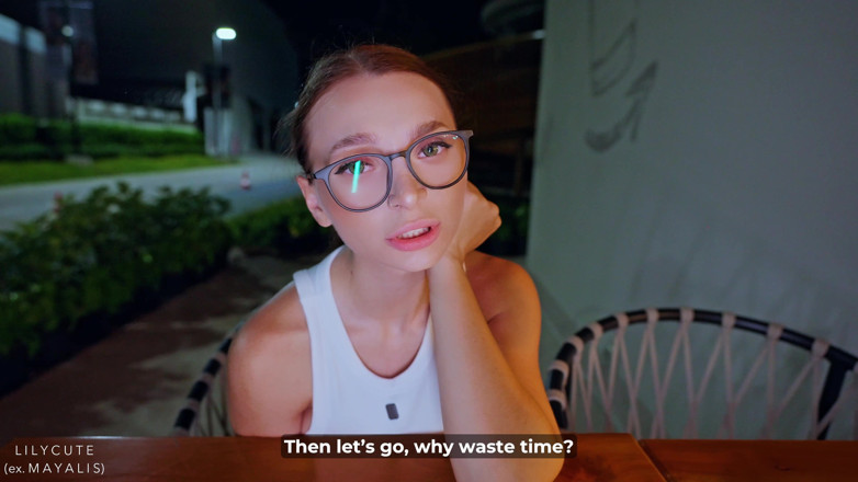 Lily Cute: Схоже, нас спіймали - трахнув її, щоб сквіртувати на першому побаченні в громадському туалеті