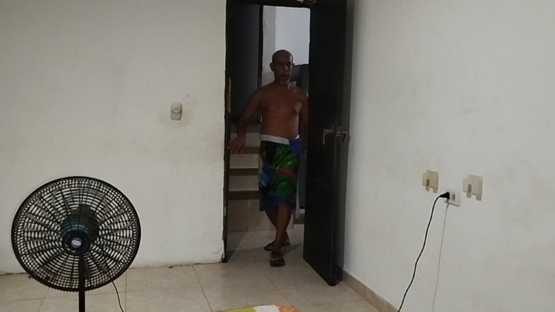 Adribella69: Jag ser min styvdotter i sexiga underkläder onanerar med hennes...