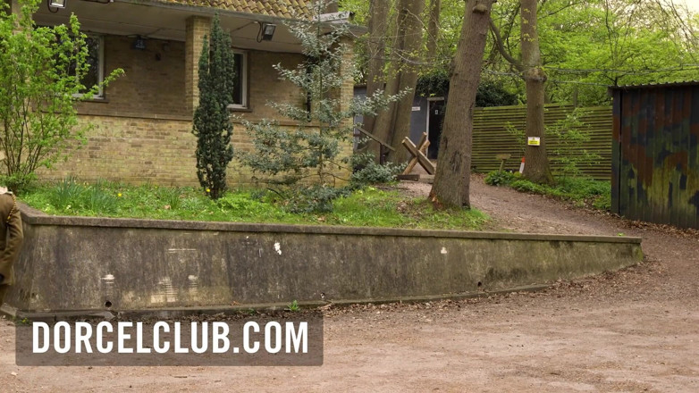 Dorcel Club: Lieutenant Rebecca prefers the young soldiers