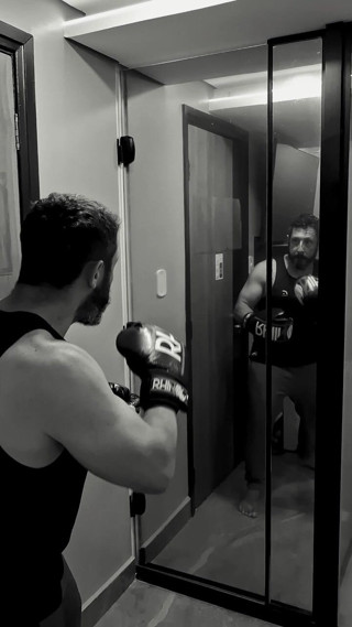 Gouine Wrestling: 肌肉战斗