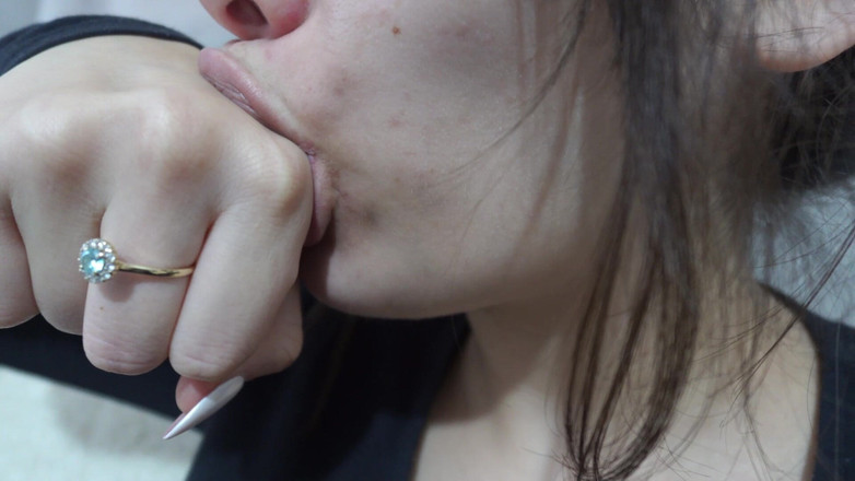 AmayaMori: Chị kế Ấn Độ của tôi có một nụ hôn tôn sùng,...