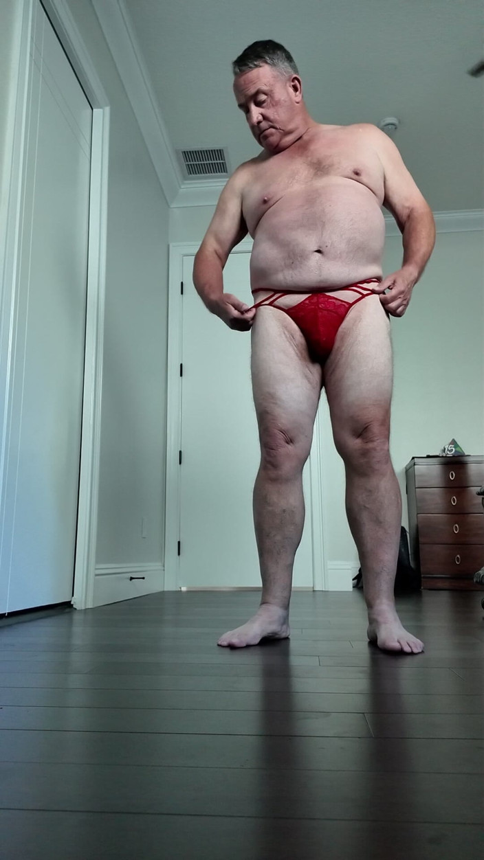 GottaLuvBB: Black Vs Red. My Favorite Bottoms