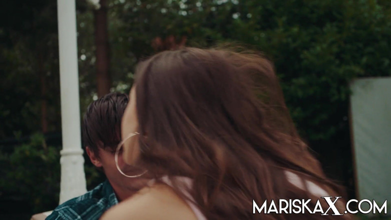 Mariska x: Fucking a teen 18+ outdoor