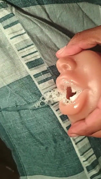 私は彼女の口に射精する