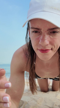 Sexy Hikking mit dünner trans olya Mayer