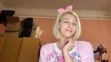 Cuteblonde666: Hairy pussy in skirt