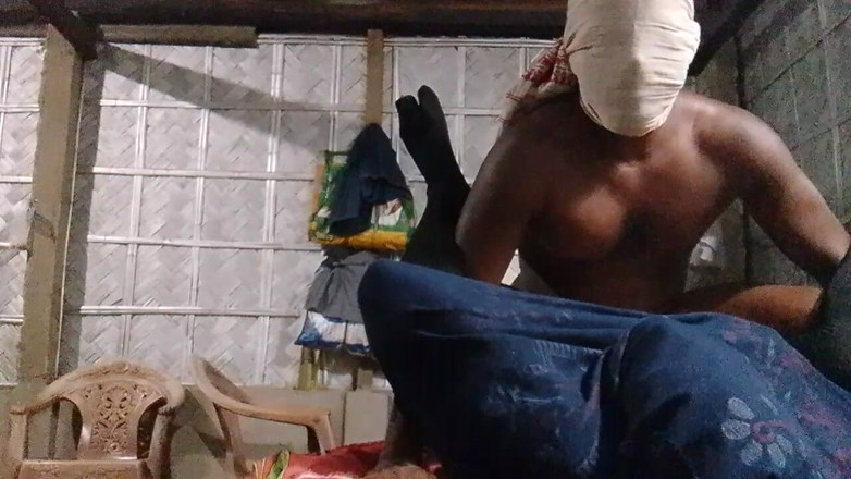 Masuuma Aktaaar: インドの女性妻と夫のホットセックスビデオ