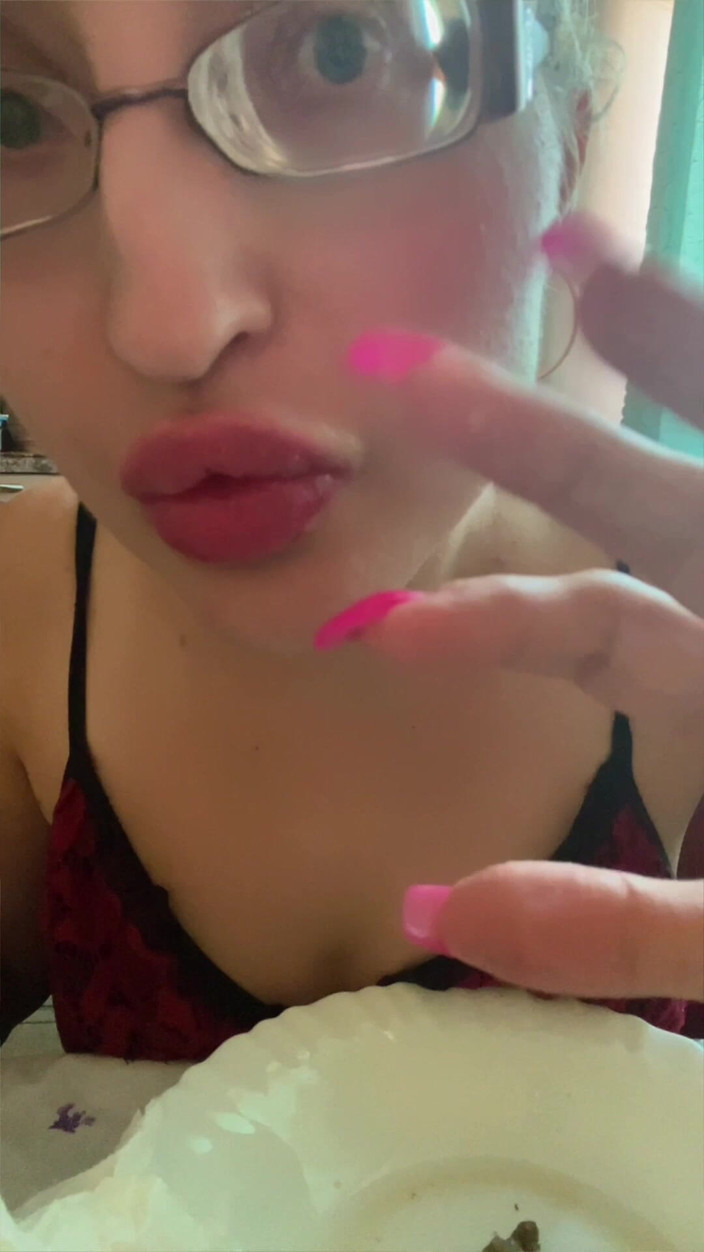 FinDom Goaldigger: Asmr isst fleisch teil 2