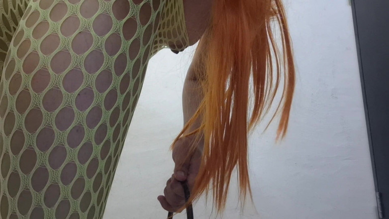 fermerino: Повне відео: рудоволоса транссексуал з великою дупою трахає себе надувними ділдо, анальною пробкою та кремпаєм