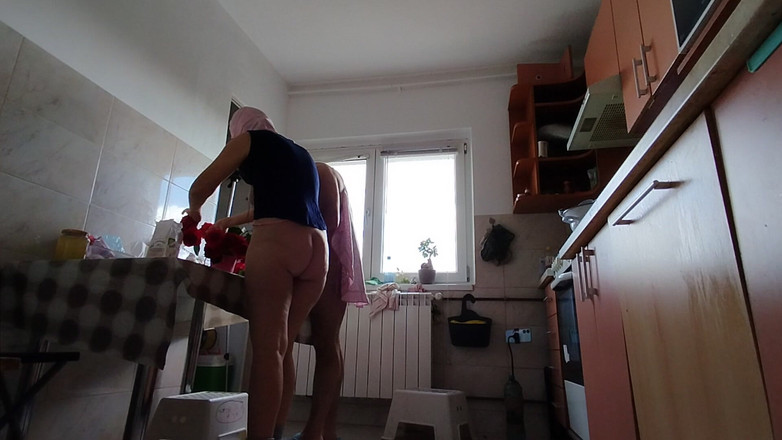 Mirsur: Amateur Couple Cooks Naked in the Kitchen