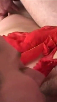 Morena tesuda é fodida por três caras