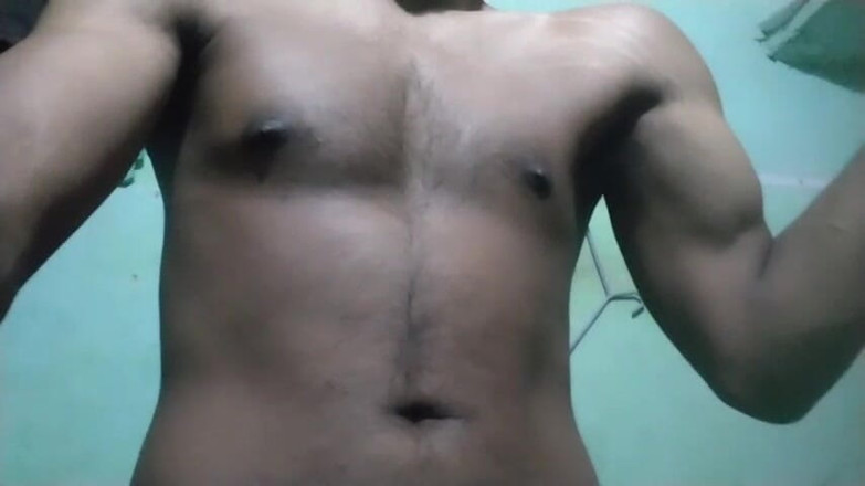 Desi Tits: Ung gym muskulös pojke stor kuk jävla dm