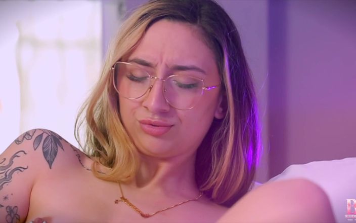 Blush erotica: Nina nova - tình yêu đường dài- blush erotica