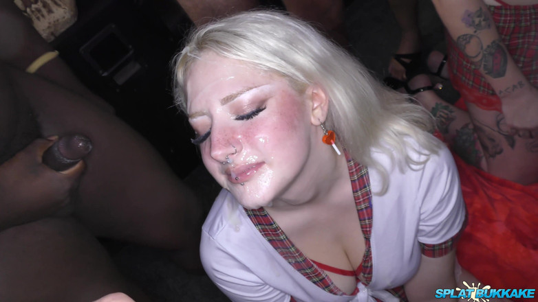 Gangbang team: Chubby Sluts From the UK Want These Cocks Deep in...