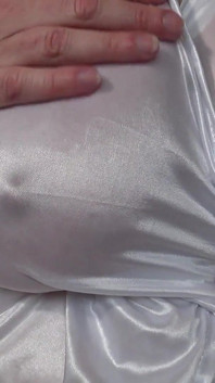Diese dicken titten werden dich verrückt machen! Mollige MILF zeigt ihre reifen natürlichen möpse in nahaufnahme