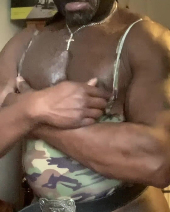 Masculine crossdresser: Самотні стегна, високі чоботи кроссдрессера, дрочка простати