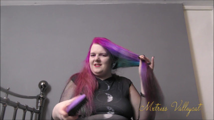 Mxtress Valleycat: Long colourful hair