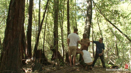 Bound in public: 使用营地婊子