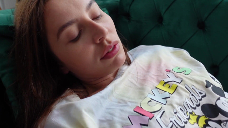 Ghomestory: Stepsister sucked me after masturbation!