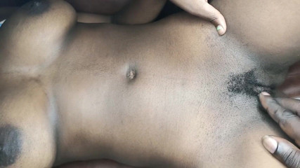 Loversinbed: Sesi fingering memek gadis remaja toket besar