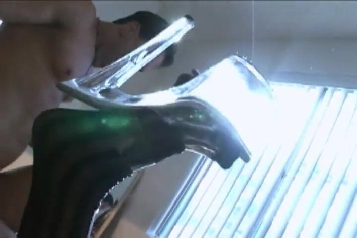 The Dark Side X: Czarna cipka w seksownych pończochach smakuje białego twardego kutasa