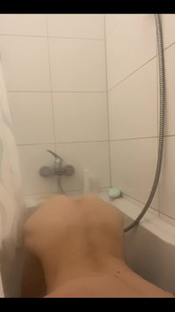 Solo in Shower 
