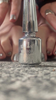 Melukis kuku panjangku dengan kuku warna silver dan fingernail