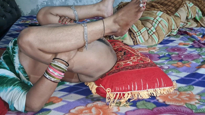 xshika: Hot Indian Couple Quick Fuck and Filled Hairy Pussy