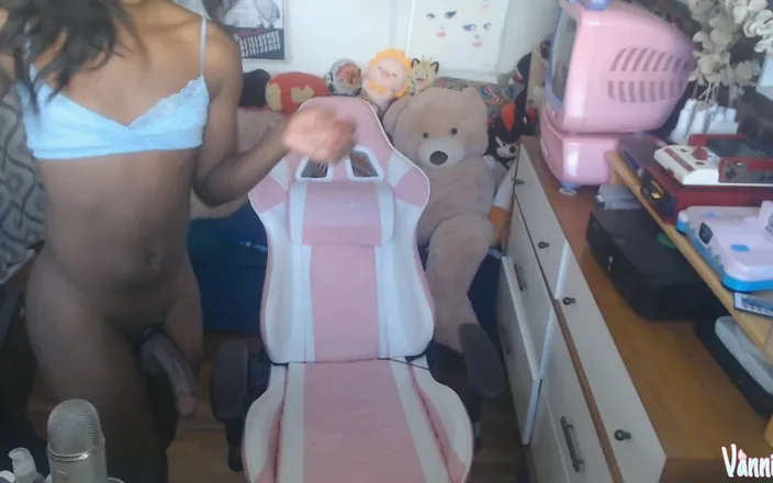 Vanniall: Vanniall Shoots Giant Load Into Own Mouth