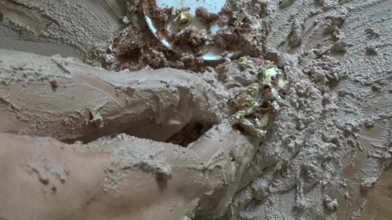 Monica Crush: Écrasement de gâteau pieds nus