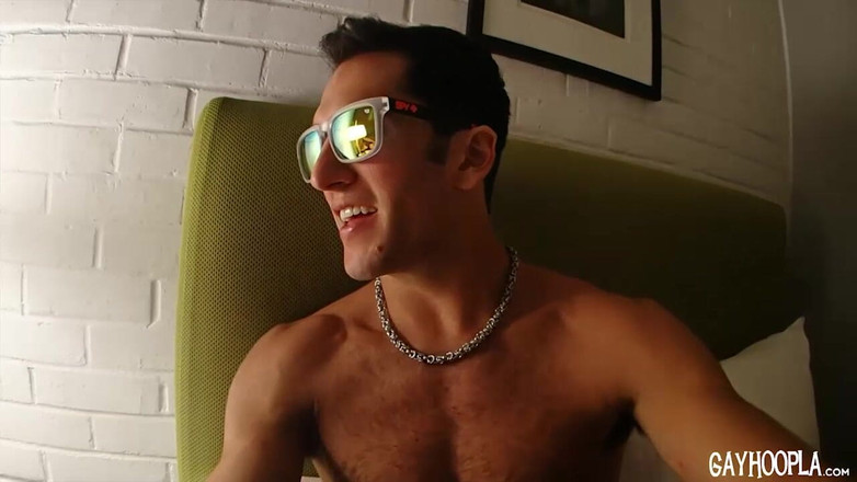 Gay Hoopla: Loutre sexy : Seth Rose