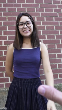 Scout allemand - Krys Sunshine, petite Asiatique timide, se fait baiser pour son premier casting