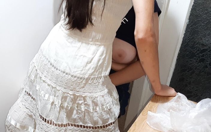 Lesbian-illusion: Me gusta masturbarme con el sexo de mi esposa con...