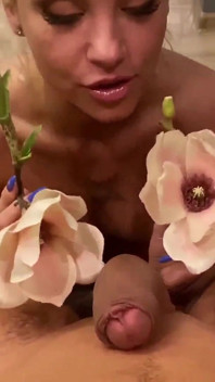 Lara frost si balerina sange lagi asik nyepong kontol dan footjob sampai dicrot di muka sama leo casanova