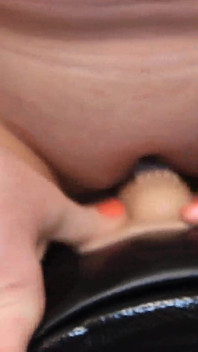 Puffy bröstvårta blond tik fitta Slops Sybian ride flickvän kontroller!