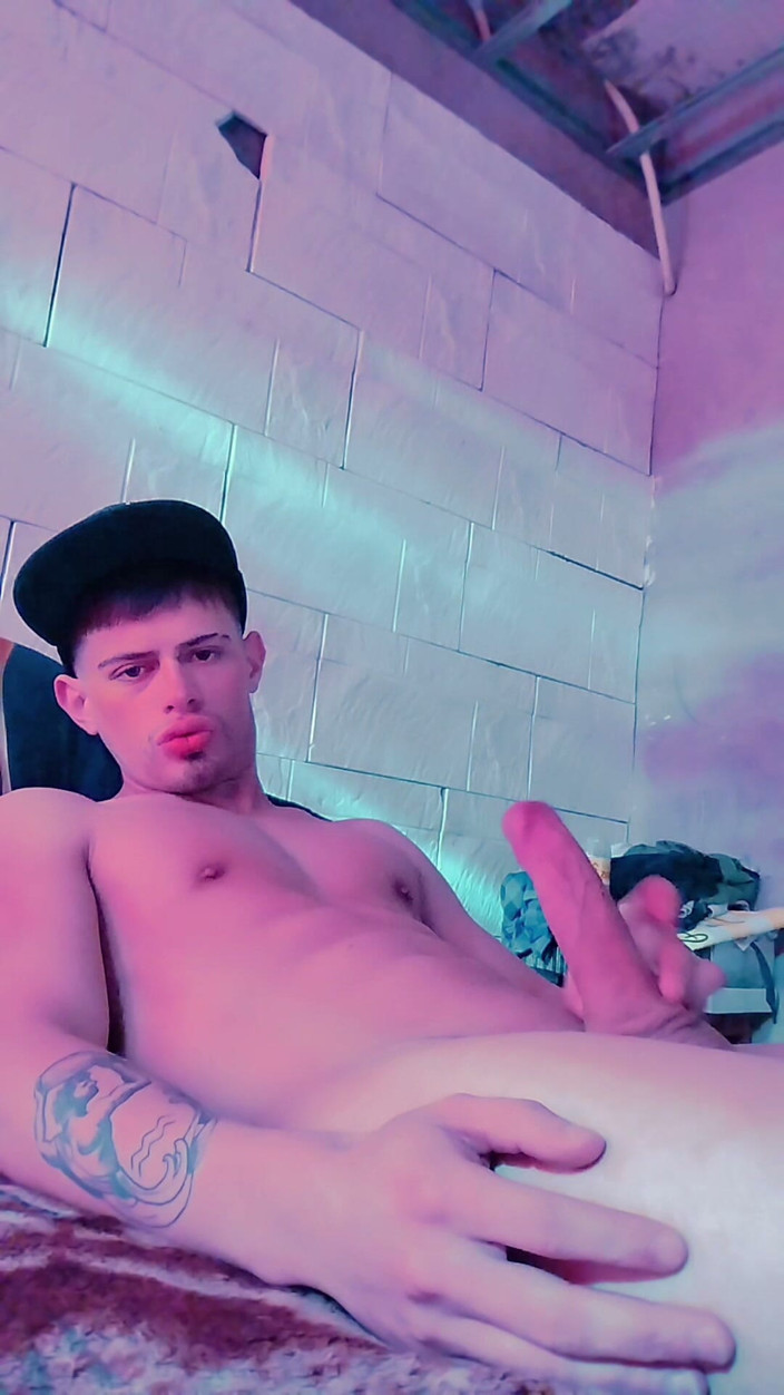 Soy Bruno: I Masturbate in My Friend's Room Until I Ejaculate