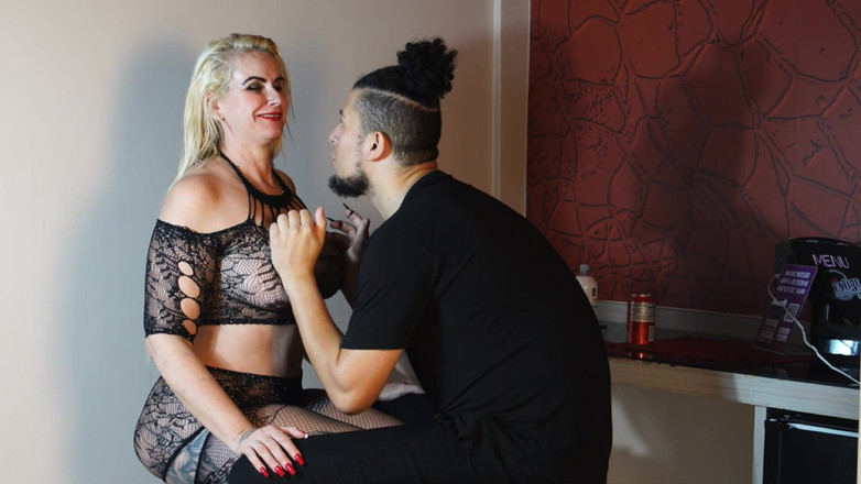 Tiffany Montavani: Tiffany Montavani Squirting Squirt During Erotic Massage