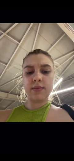 JuiceLussie: Training und masturbieren im fitnessstudio