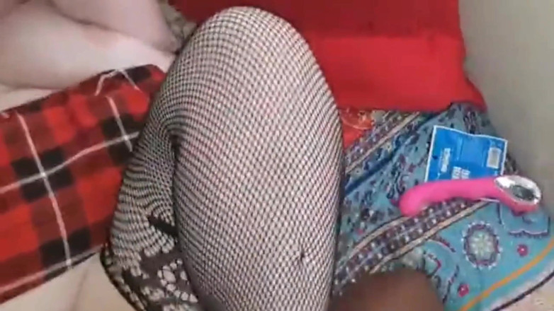 Real homemade BBW BBC porn: 女子大生の衣装でBBCが私の口と太ったマンコを犯す