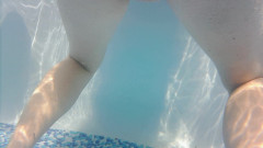 SimoneLive1: Komm Mit in Den Pool