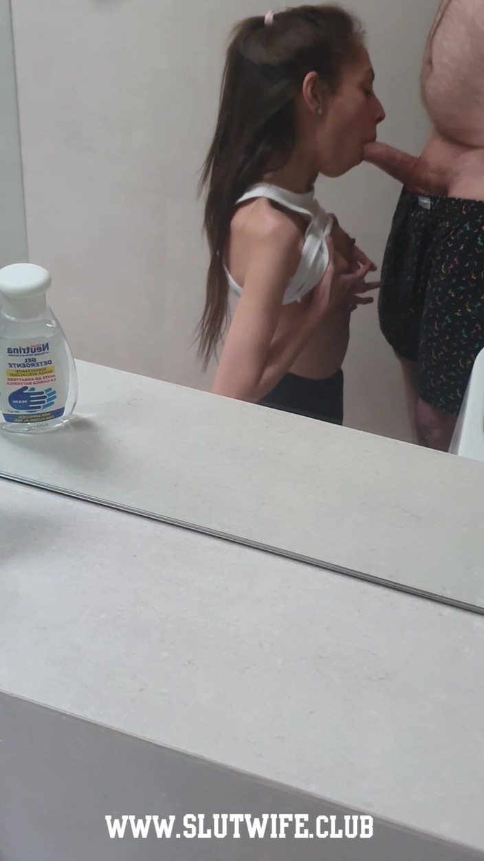Slutwife Club: Bts: Använda Candies hals före och under en slutwife club...