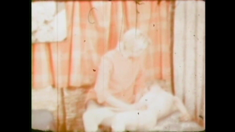 Vintage megastore: 两个混蛋在操那个妓女