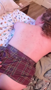 Šukání chlupaté lesbické kundičky mé nevlastní sestry