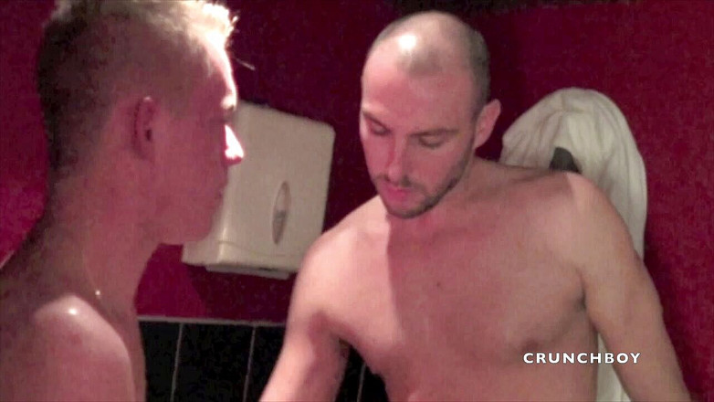 French Twinks Amator videos: सैम पुराने सेक्सी लड़के के XXL लंड द्वारा चुदाई