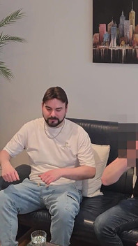 Hetero údržbář se vrací a šuká mě poprvé na gauči po kouření a vzájemném honění