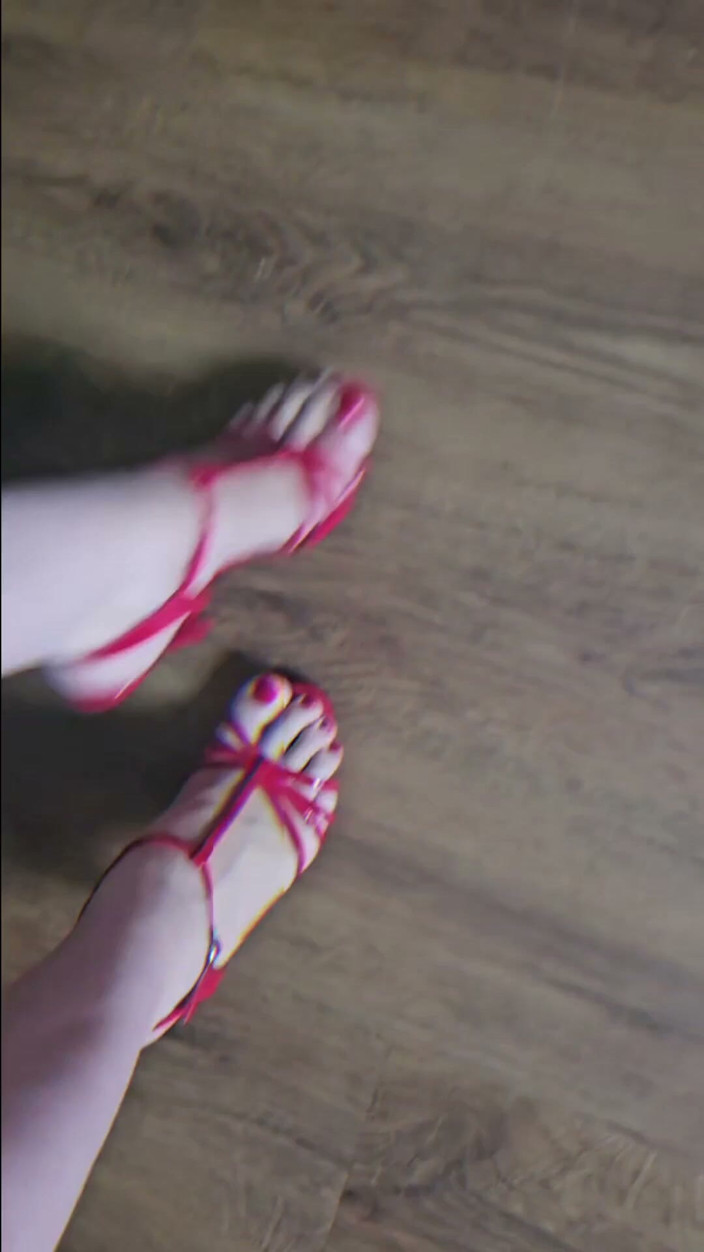Missi Rae: Foot.